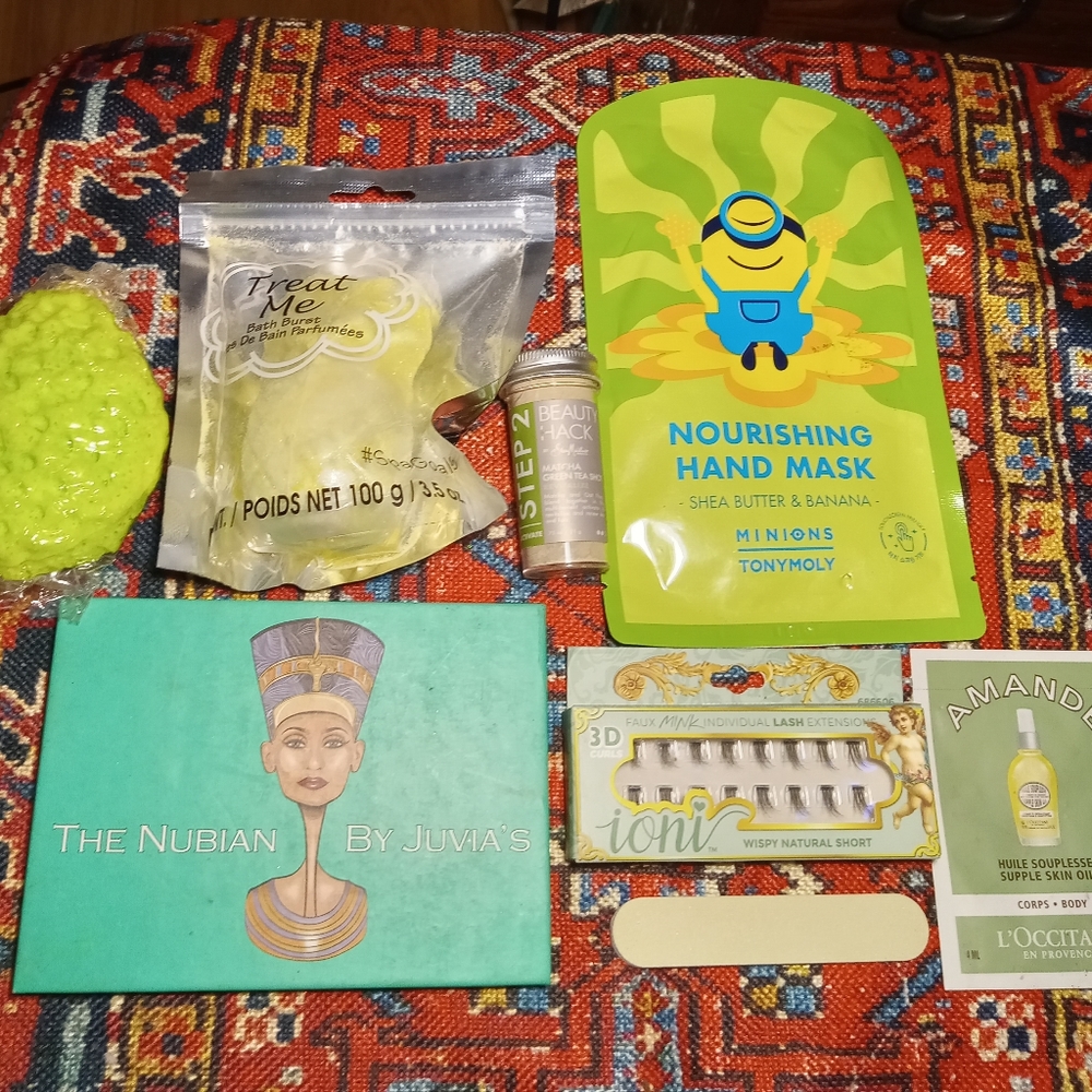 Makeup bundle! - Picture 3 of 3